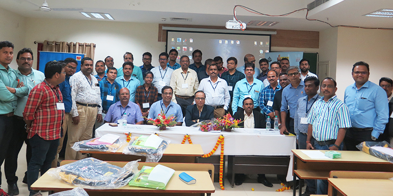 Participants and speakers during the Whitetopping workshop